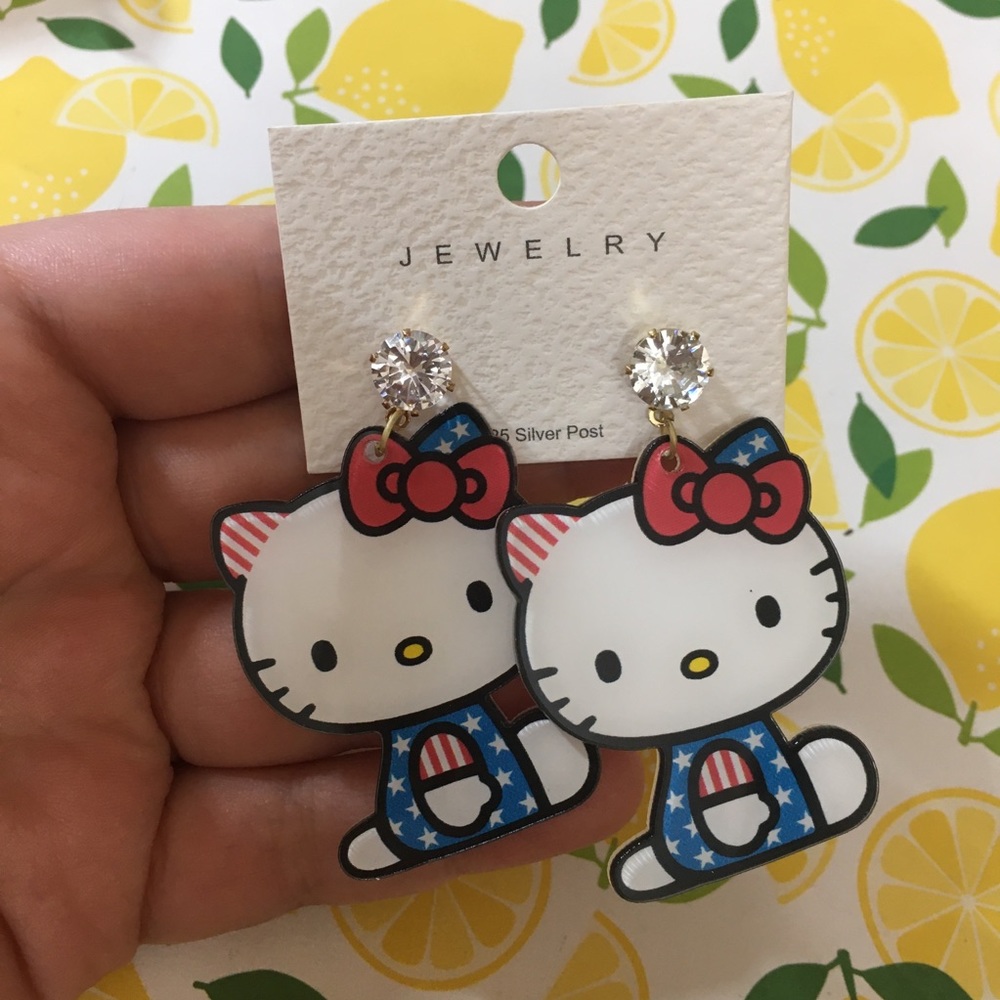 🍊NWT Sanrio Hello Kitty USA CZ Earrings - Picture 5 of 8